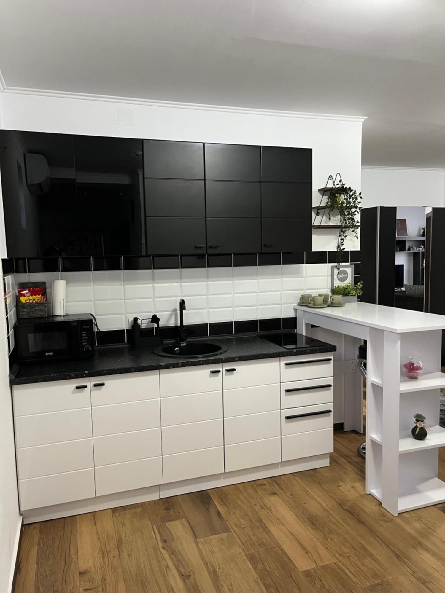 Airport Sky Apartments Lux 贝尔格莱德 外观 照片