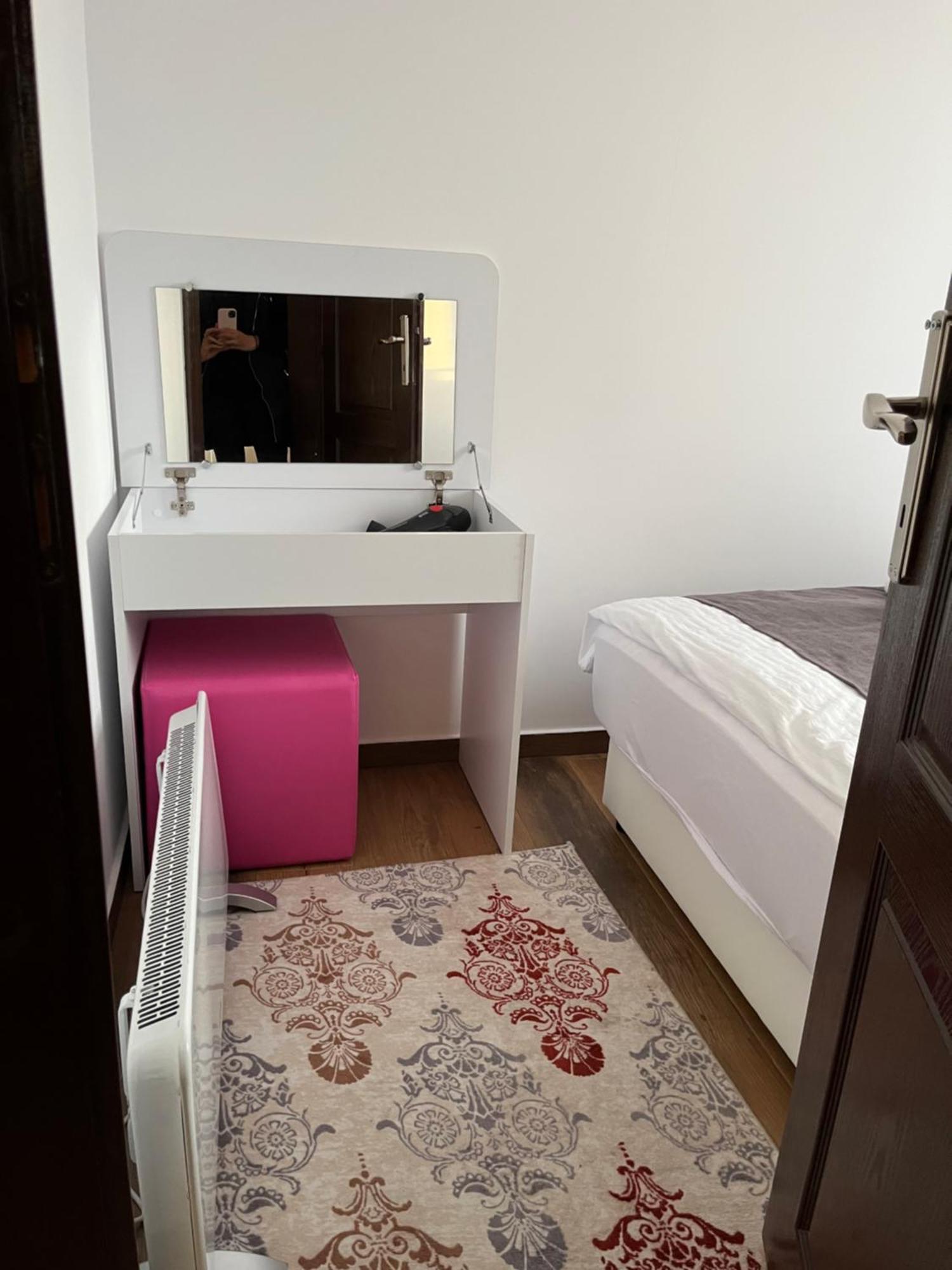 Airport Sky Apartments Lux 贝尔格莱德 外观 照片